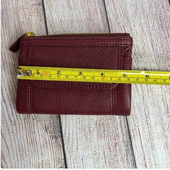 FOSSIL Red Pebbled Leather Wallet - Picture 3 of 7
